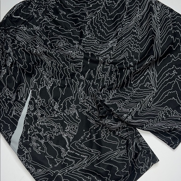 Nike Men's Drifit Black Patterned Athletic Shorts - Picture 6 of 11